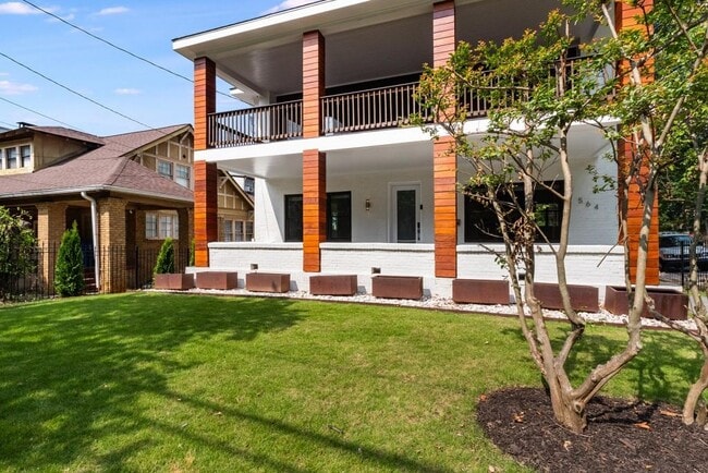 564 Parkway Dr NE in Atlanta, GA - Building Photo - Building Photo