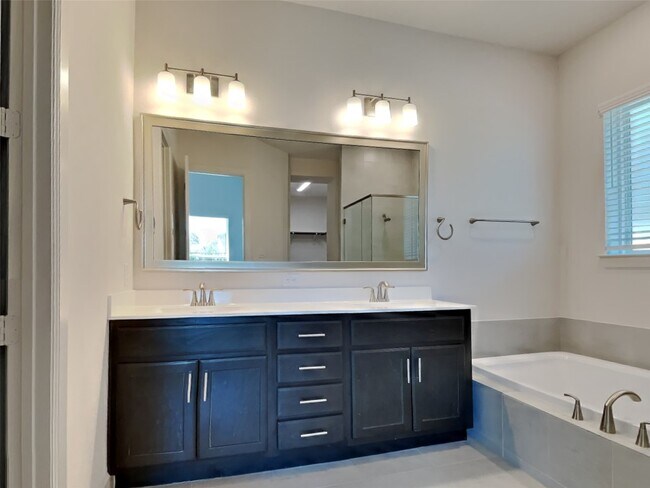 15170 London Gavroche Ln in Conroe, TX - Foto de edificio - Building Photo