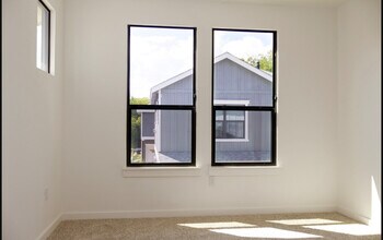 914 N Olive St in San Antonio, TX - Foto de edificio - Building Photo