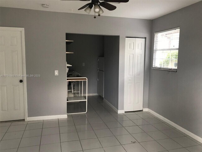 3924 SW 63rd Ave in Miami, FL - Building Photo - Building Photo