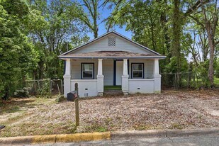 719 Dent St in Tallahassee, FL - Building Photo