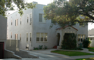 1112 E Maple St Apartments