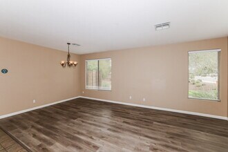 11602 W Edgemont Ave in Avondale, AZ - Foto de edificio - Building Photo