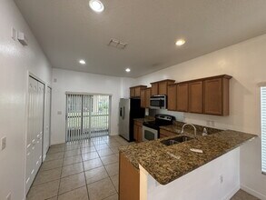 8536 Gablebend Way in Tampa, FL - Building Photo - Building Photo