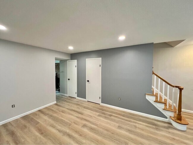 65 Jamestown Dr in Springfield, MA - Building Photo - Building Photo