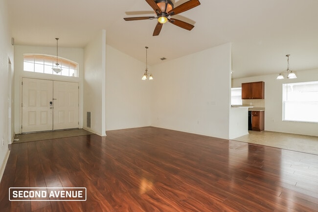 8021 Princeton Manor Cir in Lakeland, FL - Building Photo - Building Photo
