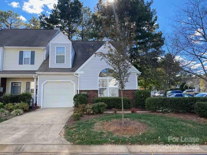 8263 Southgate Commons Dr in Charlotte, NC - Building Photo