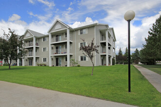 Regency Park North in Bemidji, MN - Foto de edificio - Building Photo