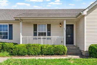 519 Oakmont Dr in Clarksville, TN - Foto de edificio - Building Photo