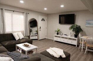 6716 N Elman St, Unit apt 1 in San Diego, CA - Building Photo