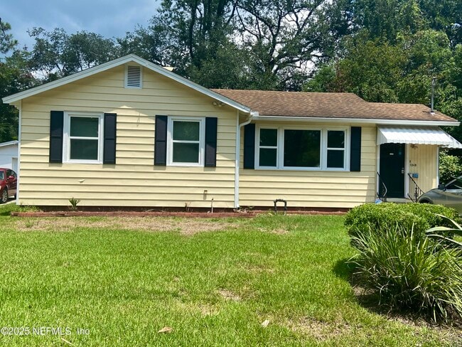 property at 1349 Menna St
