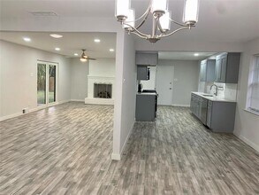 8423 Capriola Ln in Dallas, TX - Building Photo - Building Photo