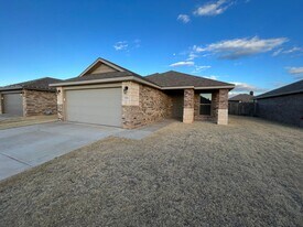 13815 Vernon Ave in Lubbock, TX - Building Photo