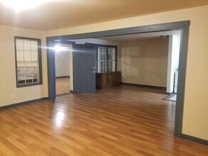 1023 Rigsby Ave, Unit # B in San Antonio, TX - Building Photo - Building Photo