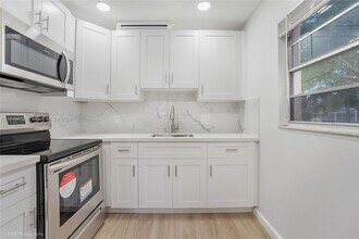 200 SW 132nd Way, Unit 210L in Pembroke Pines, FL - Building Photo - Building Photo