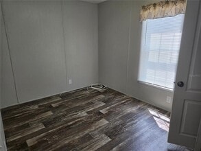 806 Elkan Dr in Tarpon Springs, FL - Foto de edificio - Building Photo