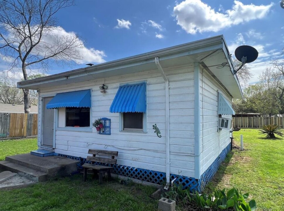 4816 Oak Ave in Pasadena, TX - Building Photo