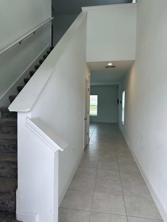 517 Reggie Rd in Lake Wales, FL - Building Photo - Building Photo