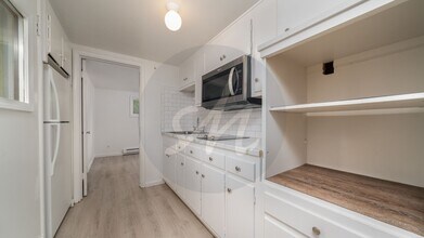 912 1/2 E Cimarron St in Colorado Springs, CO - Building Photo - Building Photo