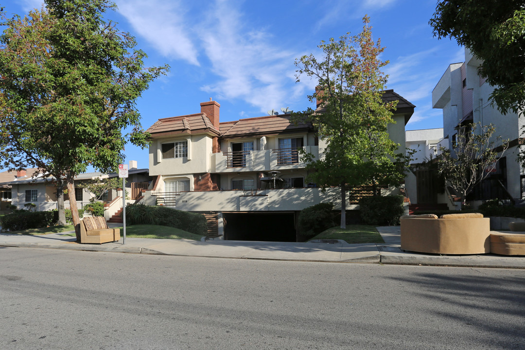 519 E Windsor Rd in Glendale, CA - Building Photo