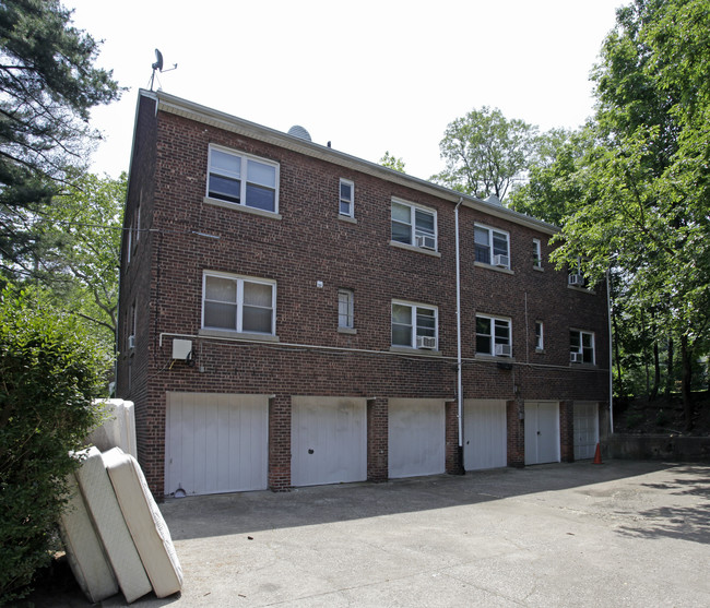 558 Castleton Ave in Staten Island, NY - Building Photo - Building Photo