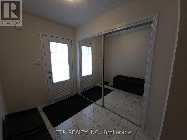 64 Tilbury St in Breslau, ON - Building Photo - Building Photo
