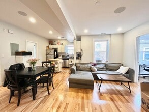 721 Parker St, Unit 5 in Boston, MA - Building Photo - Building Photo