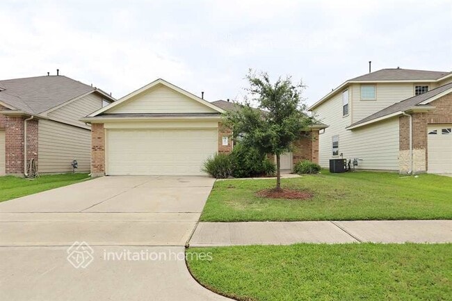 property at 19422 Plantation Cove Ln