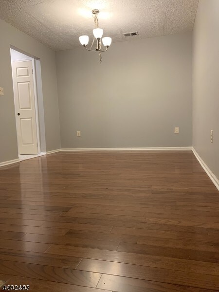 244 Matthews Drive in Newark, NJ - Building Photo
