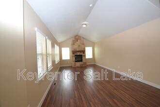 938 Rebecca View Dr in Midvale, UT - Building Photo - Building Photo
