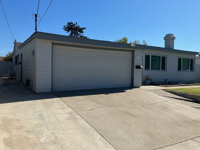 3411 Aldford Dr in San Diego, CA - Foto de edificio - Building Photo