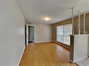 329 Deer Creek Rd in Everman, TX - Building Photo - Building Photo