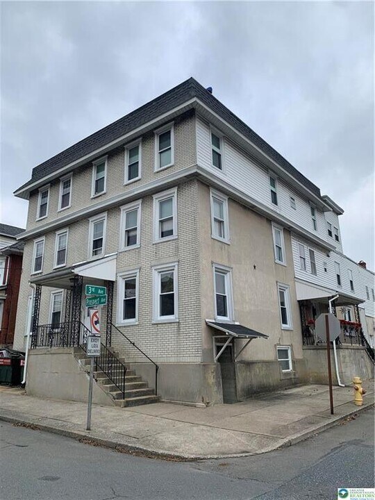 402 Prospect Ave in Bethlehem, PA - Building Photo