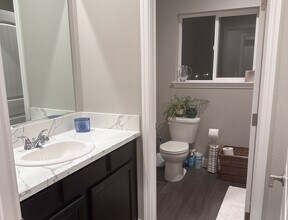 880 Congaree Ln in Redding, CA - Building Photo - Building Photo