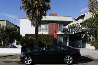 3623 Clarington Ave in Los Angeles, CA - Building Photo - Building Photo