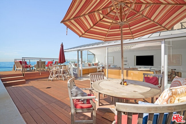 23536 Malibu Colony Rd in Malibu, CA - Foto de edificio - Building Photo