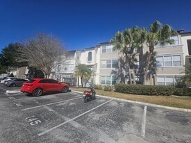 5140 Conroy Rd, Unit 831 in Orlando, FL - Building Photo