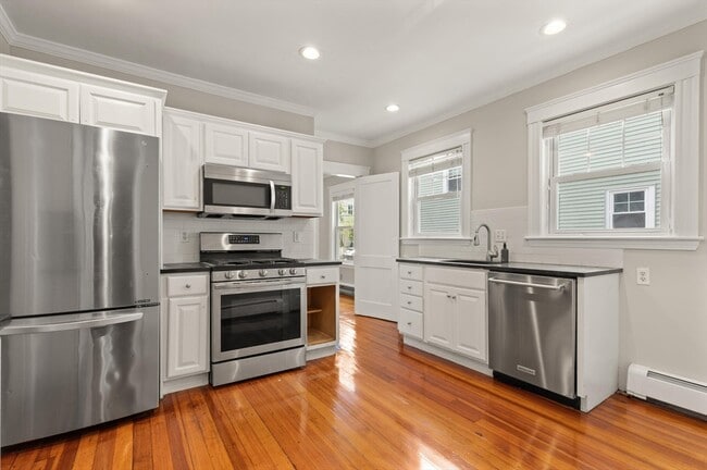 21 Oriole St, Unit 1 in Boston, MA - Building Photo - Building Photo