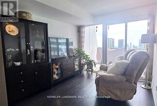 85-3885 Wood St in Toronto, ON - Building Photo - Building Photo