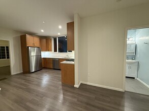 562 29th St in Oakland, CA - Building Photo - Building Photo