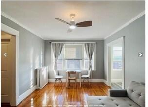 1607 Commonwealth Ave, Unit 9 in Boston, MA - Building Photo - Building Photo