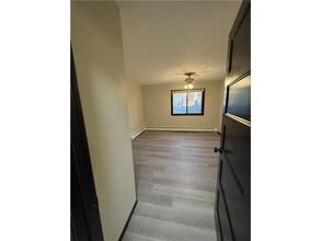 907 Coulee Rd in Hudson, WI - Building Photo - Building Photo