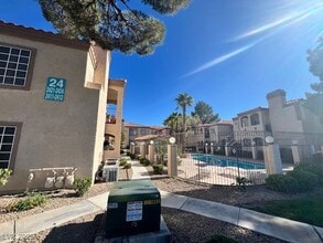 1851 Hillpointe Rd in Henderson, NV - Building Photo - Building Photo