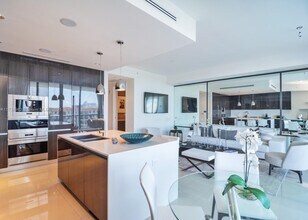 3250 NE 188th St, Unit # 406 in Aventura, FL - Building Photo - Building Photo
