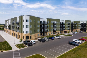 The Edge at Conservancy Commons in Deforest, WI - Foto de edificio - Building Photo