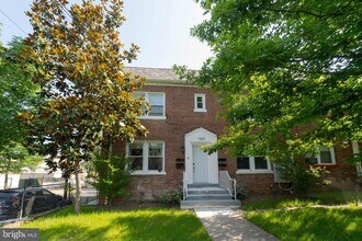 1500 V St SE in Washington, DC - Building Photo - Building Photo