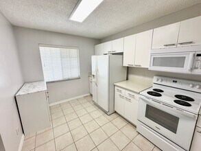7773 Jewel Ln in Naples, FL - Building Photo - Building Photo