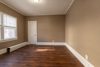 1917 N Newton Ave, Unit FL 1 in Minneapolis, MN - Building Photo - Building Photo