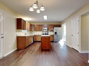 552 Wildlife Ct in Fairborn, OH - Foto de edificio - Building Photo