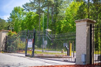 704 Washington Chapel Terrace Ct in Tuskegee, AL - Foto de edificio - Building Photo